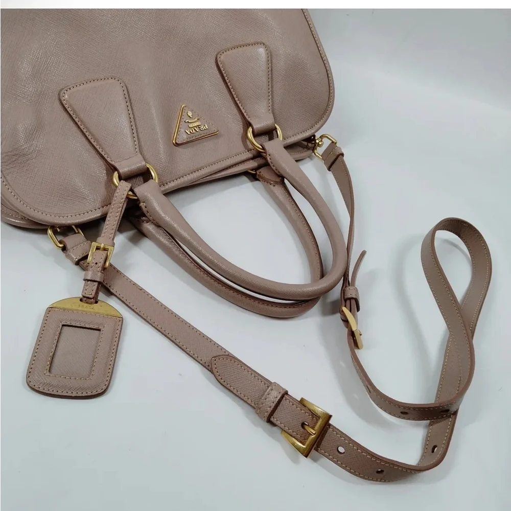 EUC PRADA CAMMEO SAFFIANO LEATHER TOTE BAG